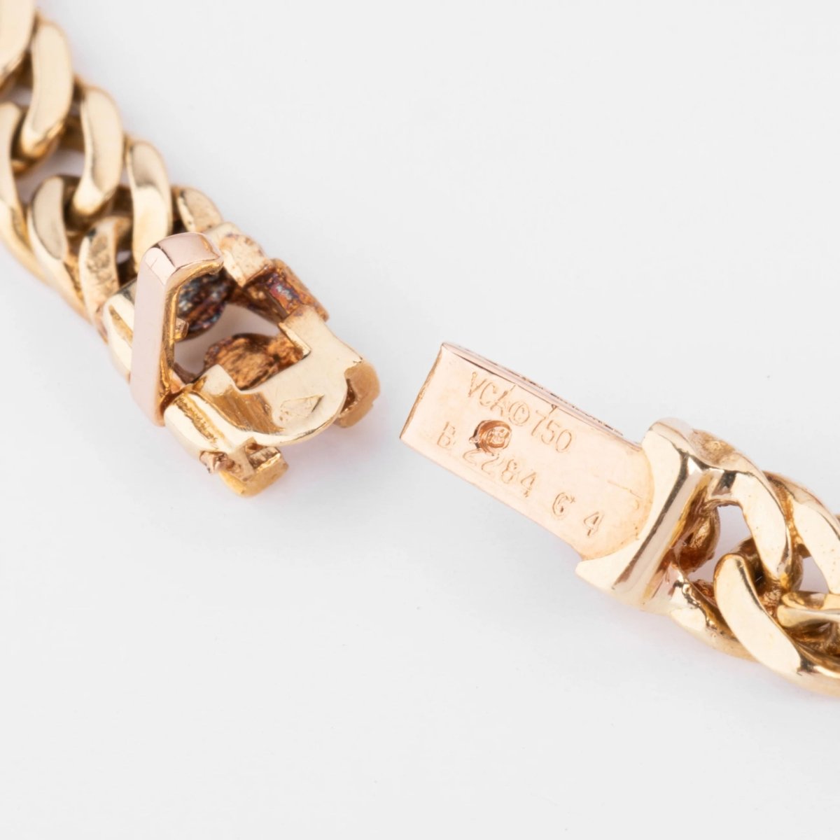 Bracelet en or jaune et diamant ,rubis cabochon de la maison Van Cleef and Arpels - Castafiore