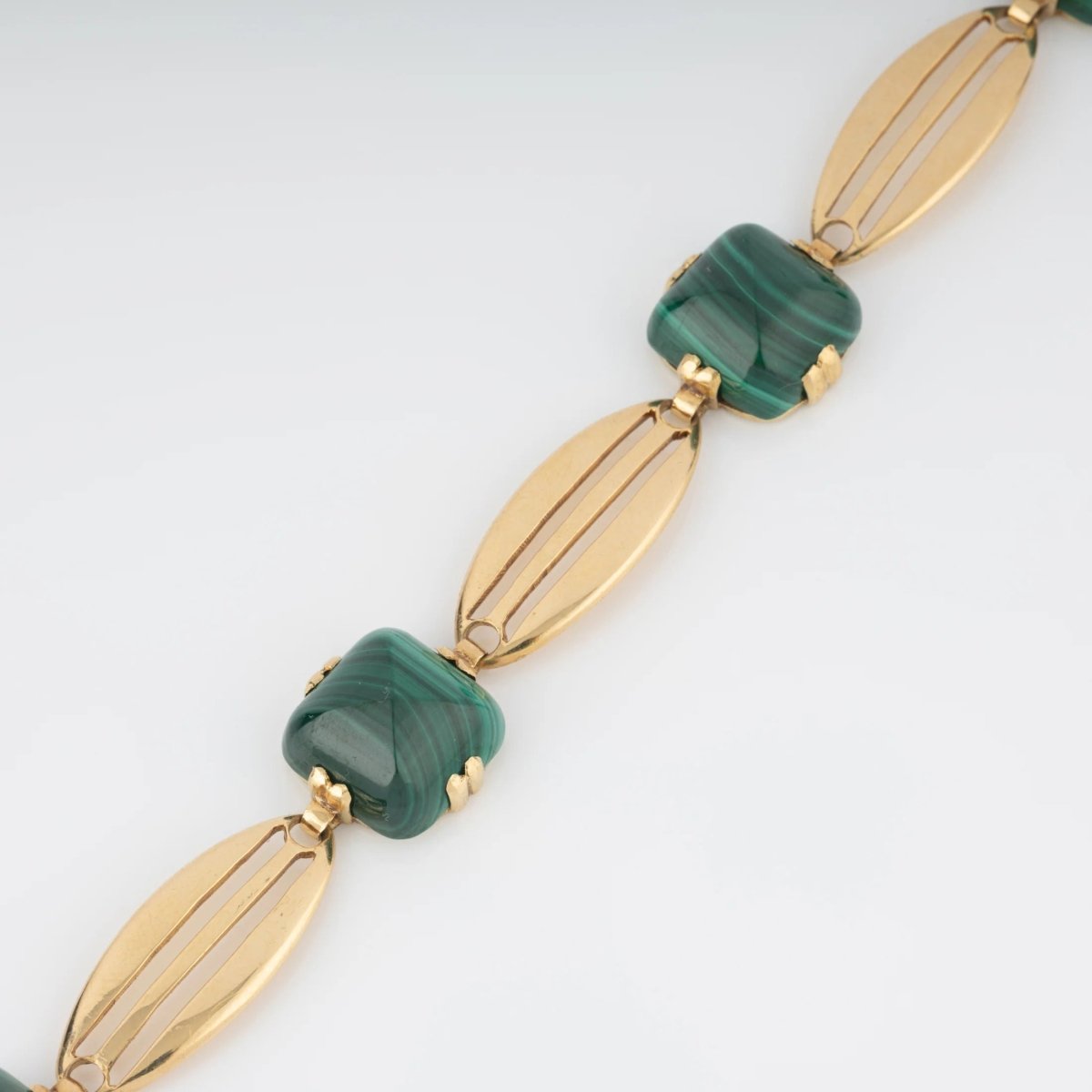 Bracelet en or jaune et malachite en pain de sucre - Castafiore