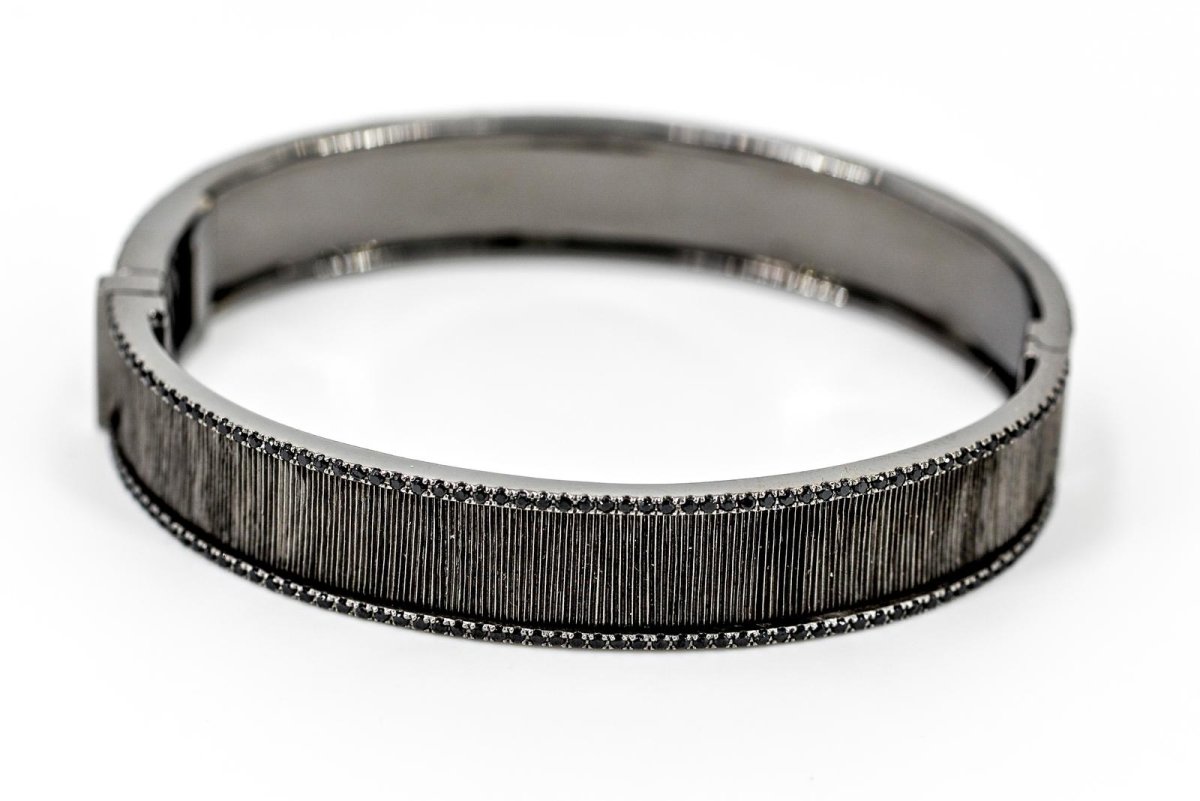 Bracelet Jonc ETERNAMÉ "Lunaria", en or noir et spinelle - Castafiore