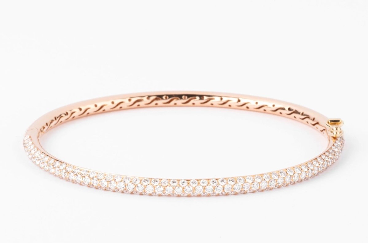 Bracelet jonc ouvrant en or rose serti de 3 lignes de diamant - Castafiore