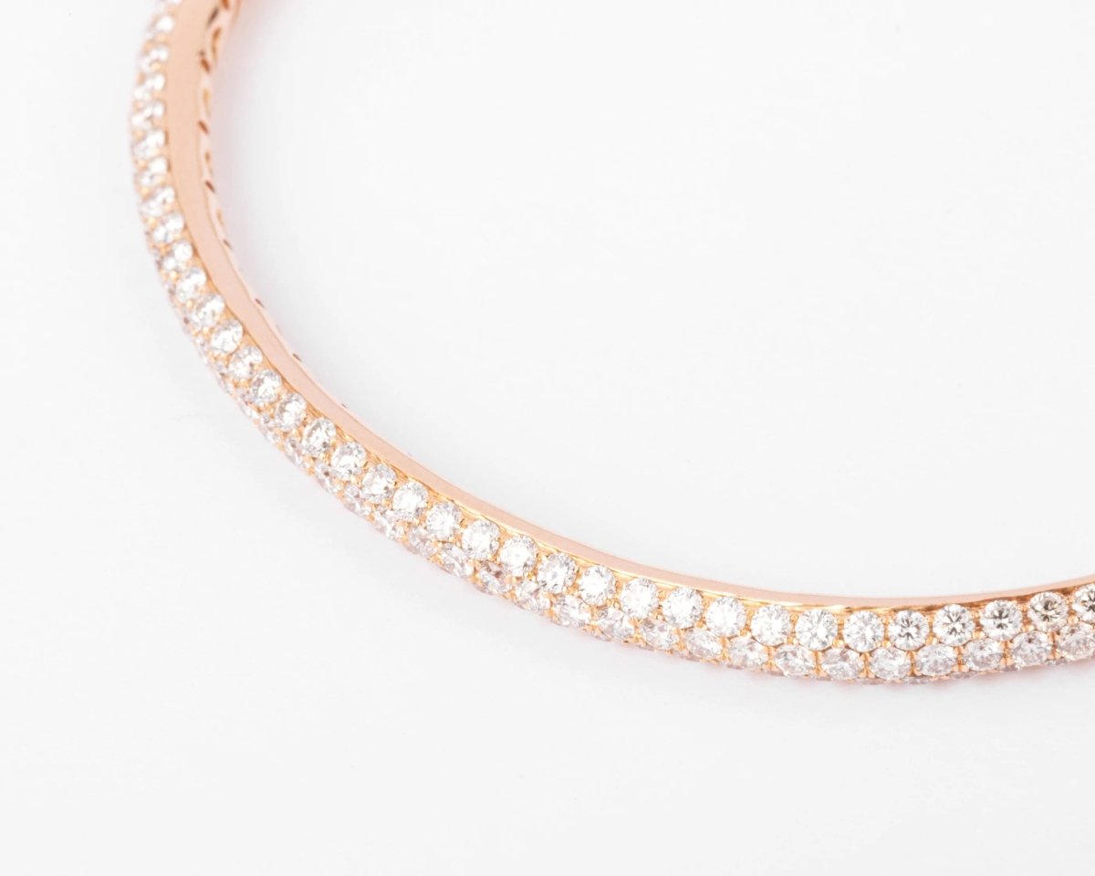 Bracelet jonc ouvrant en or rose serti de 3 lignes de diamant - Castafiore