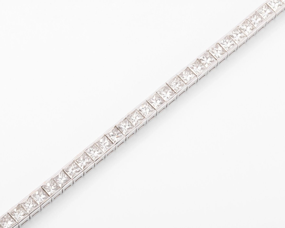 Bracelet ligne en diamant taille princesse sur or gris - Castafiore