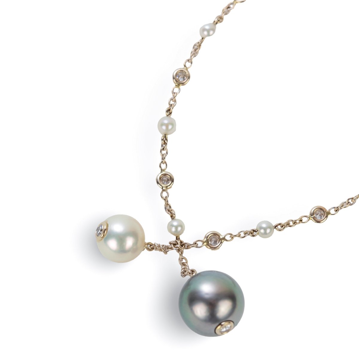 Bracelet MIKIMOTO en or blanc, perle et diamant - Castafiore