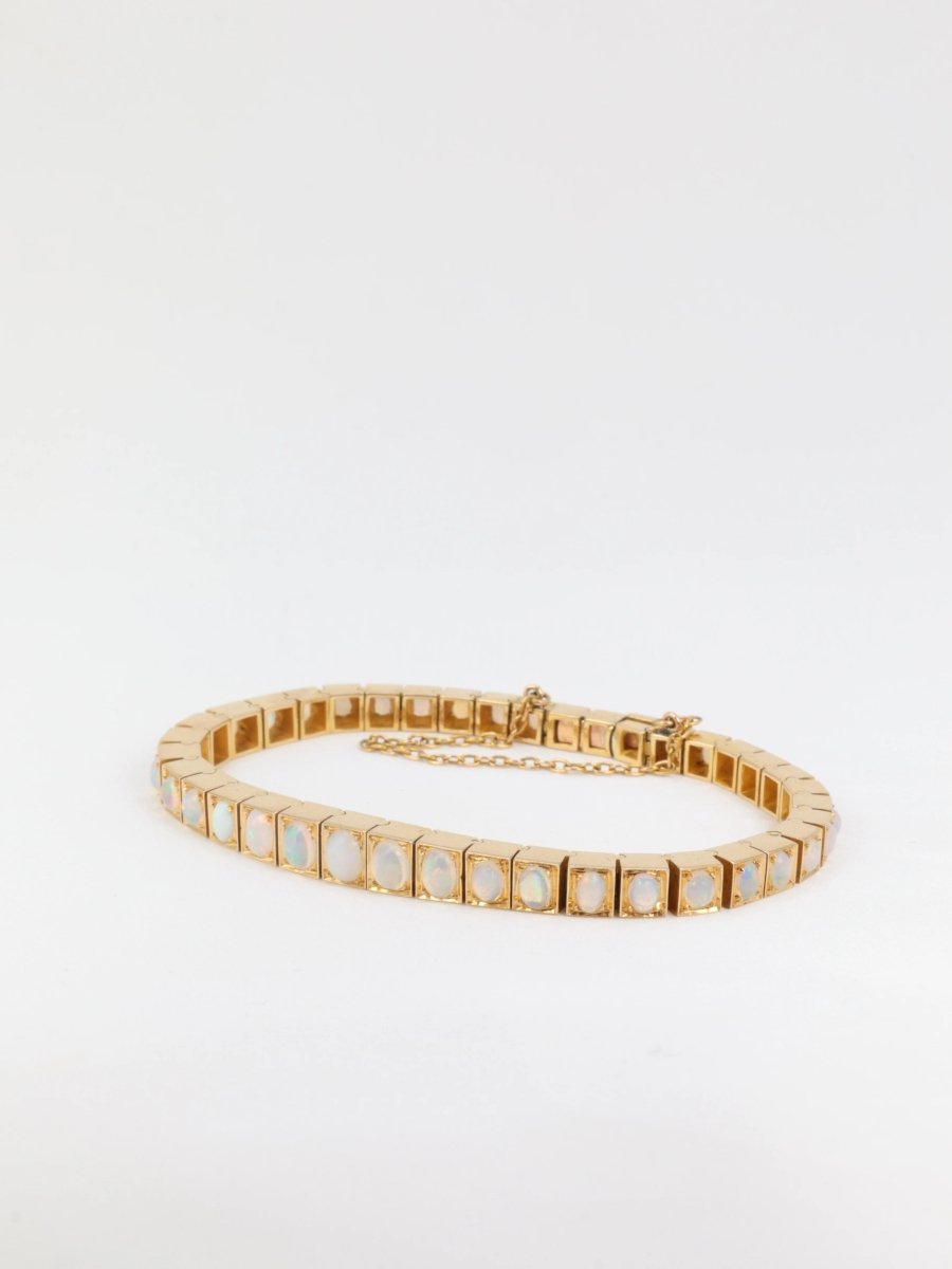 Bracelet rivière d’opales - Travail de la fin du XIXe siècle - Castafiore