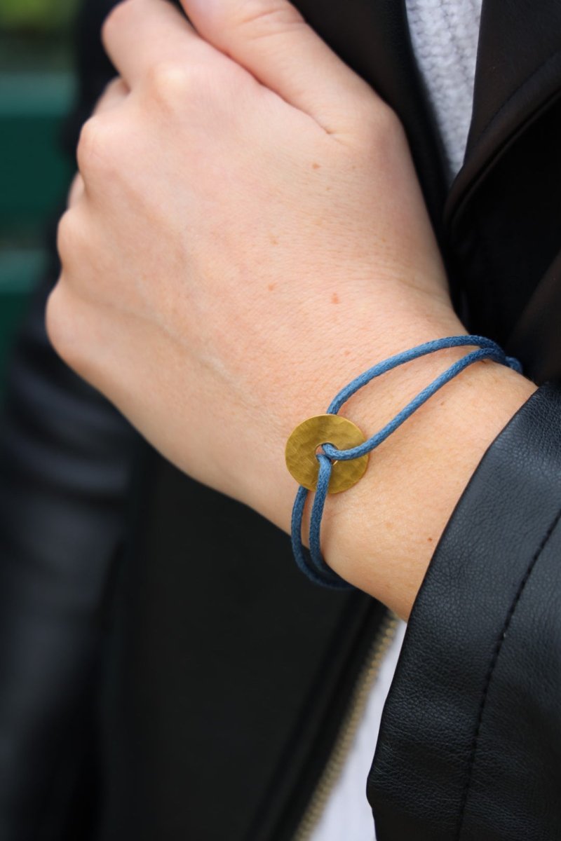Bracelet sur cordon DINH VAN "Pi" en or jaune - Castafiore