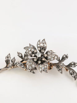 Broche ancienne trembleuse en or, argent et diamants - Castafiore