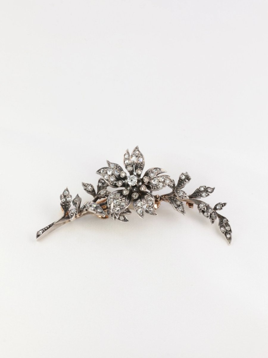 Broche ancienne trembleuse en or, argent et diamants - Castafiore