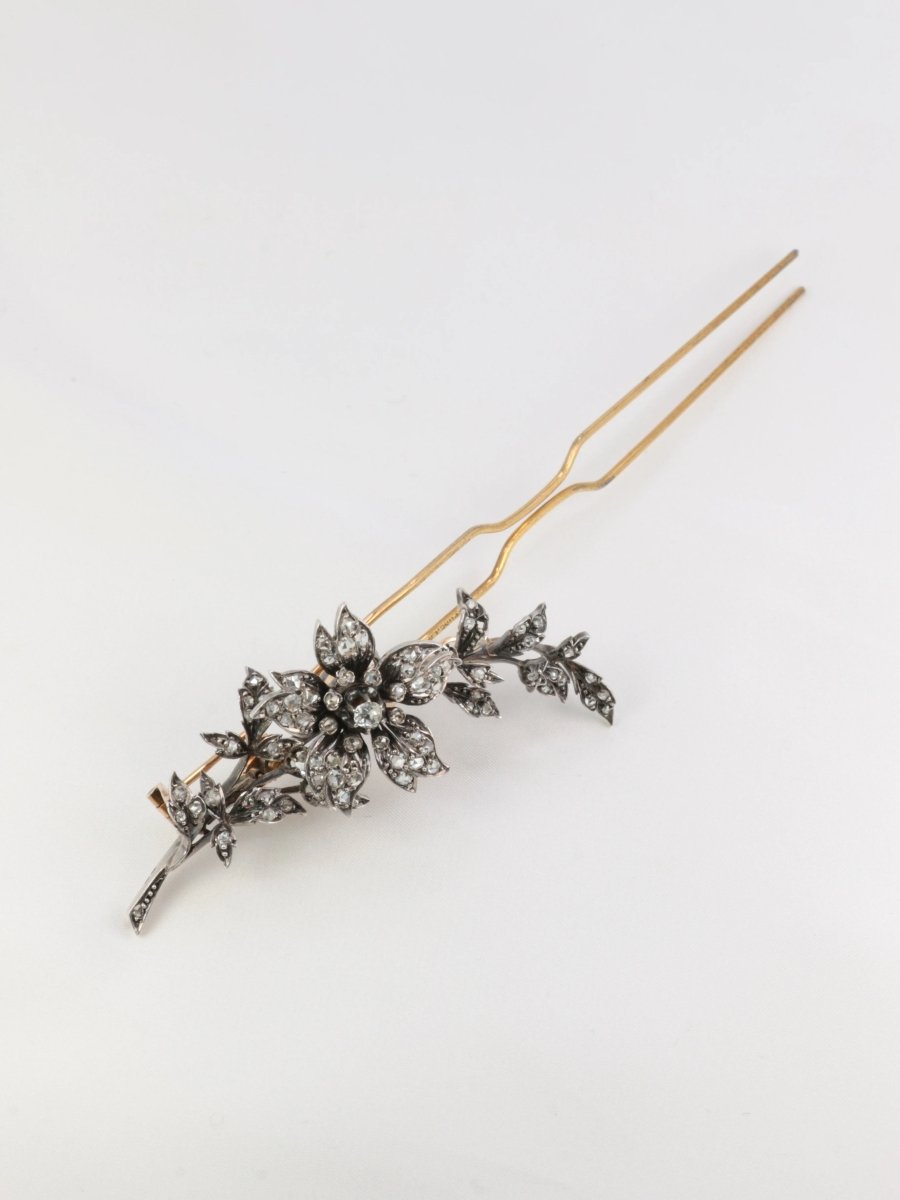 Broche ancienne trembleuse en or, argent et diamants - Castafiore