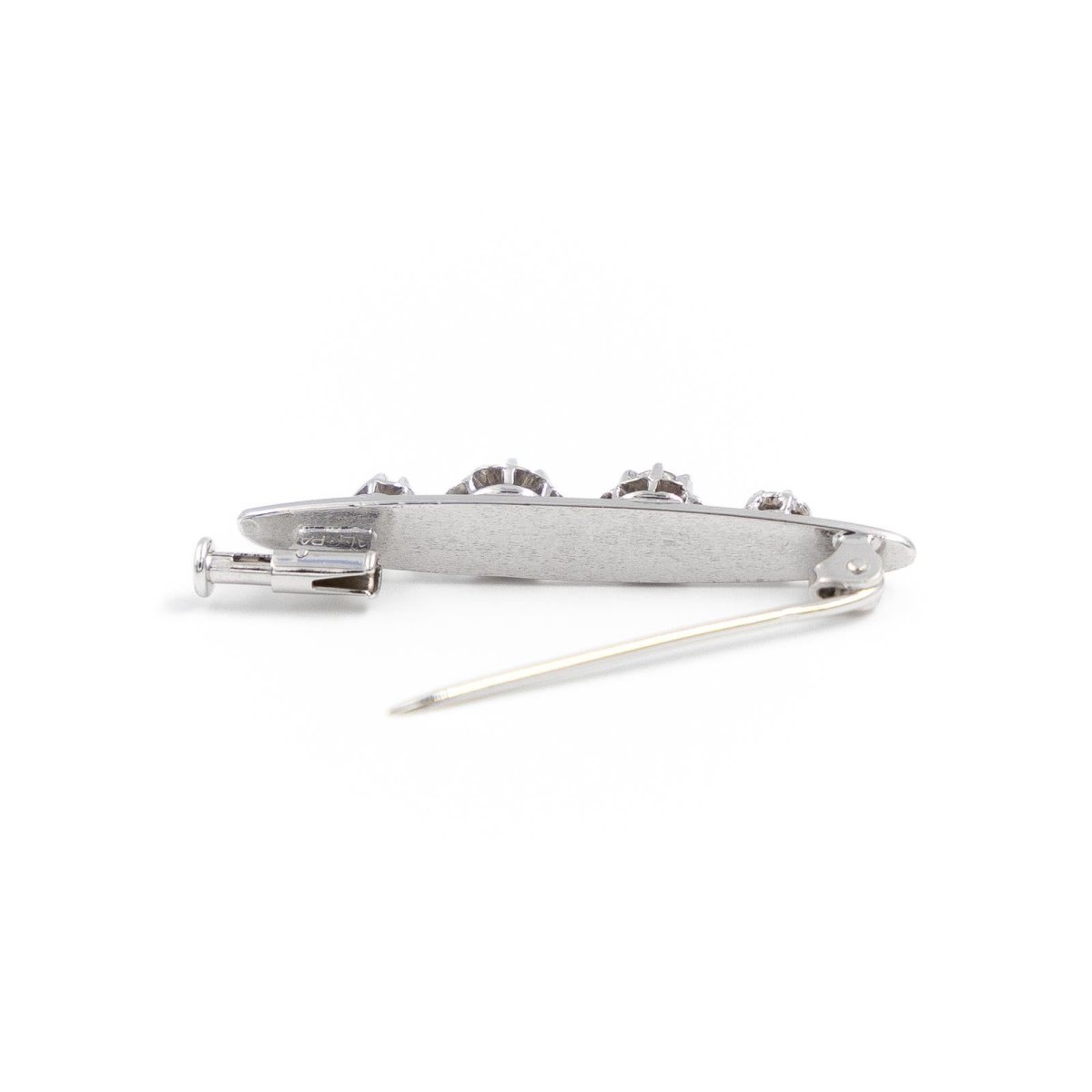 Broche Art déco en or blanc et diamants - Castafiore