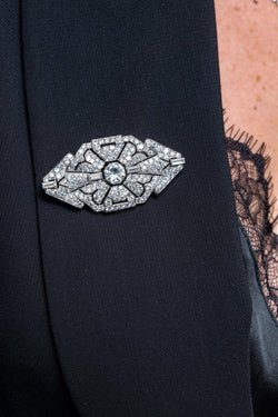 Broche Art Déco en or blanc et platine pavé diamants - Castafiore