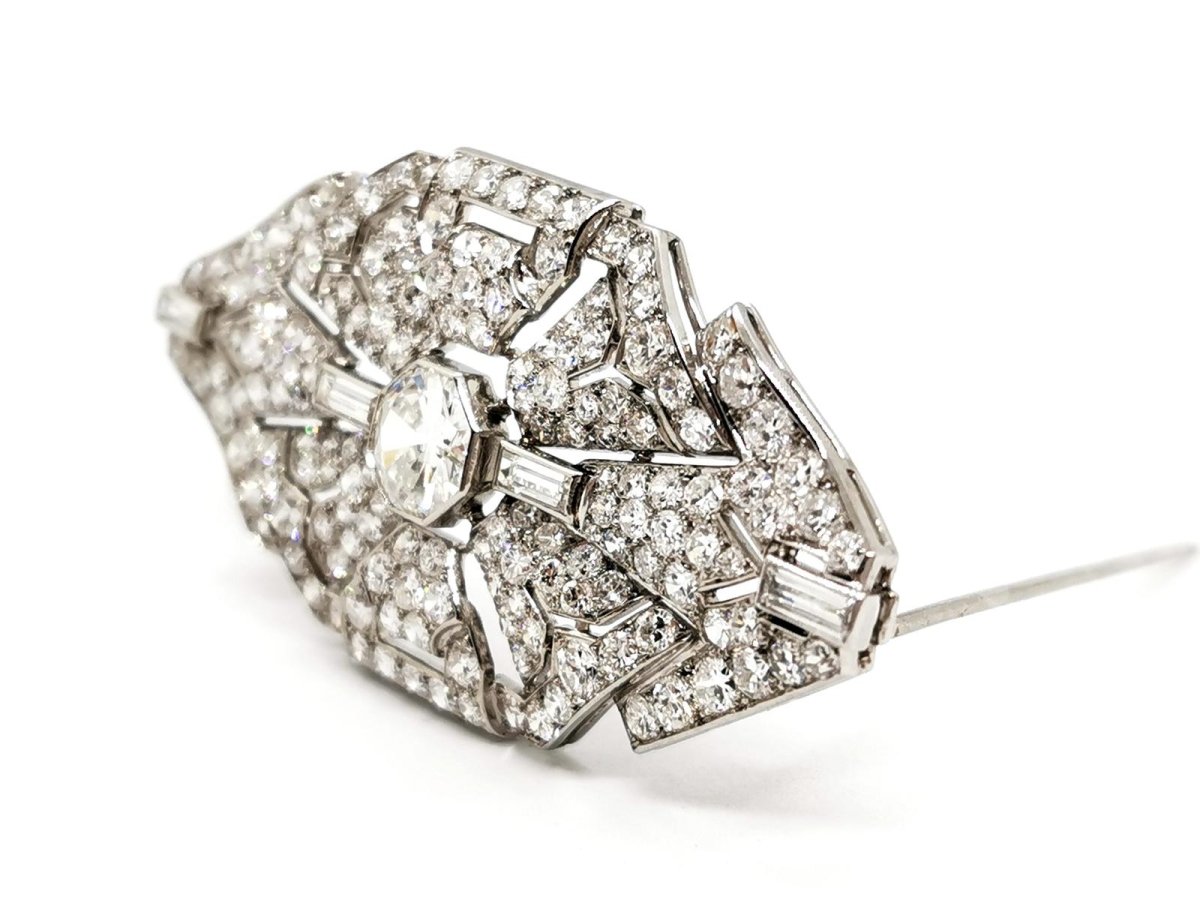 Broche Art Déco en or blanc et platine pavé diamants - Castafiore