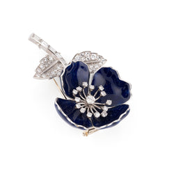 Broche BOUCHERON "Eglantine" en or blanc, platine, émail bleu et diamants - Castafiore