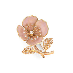Broche BOUCHERON "Eglantine" en or jaune, émail rose et diamants - Castafiore