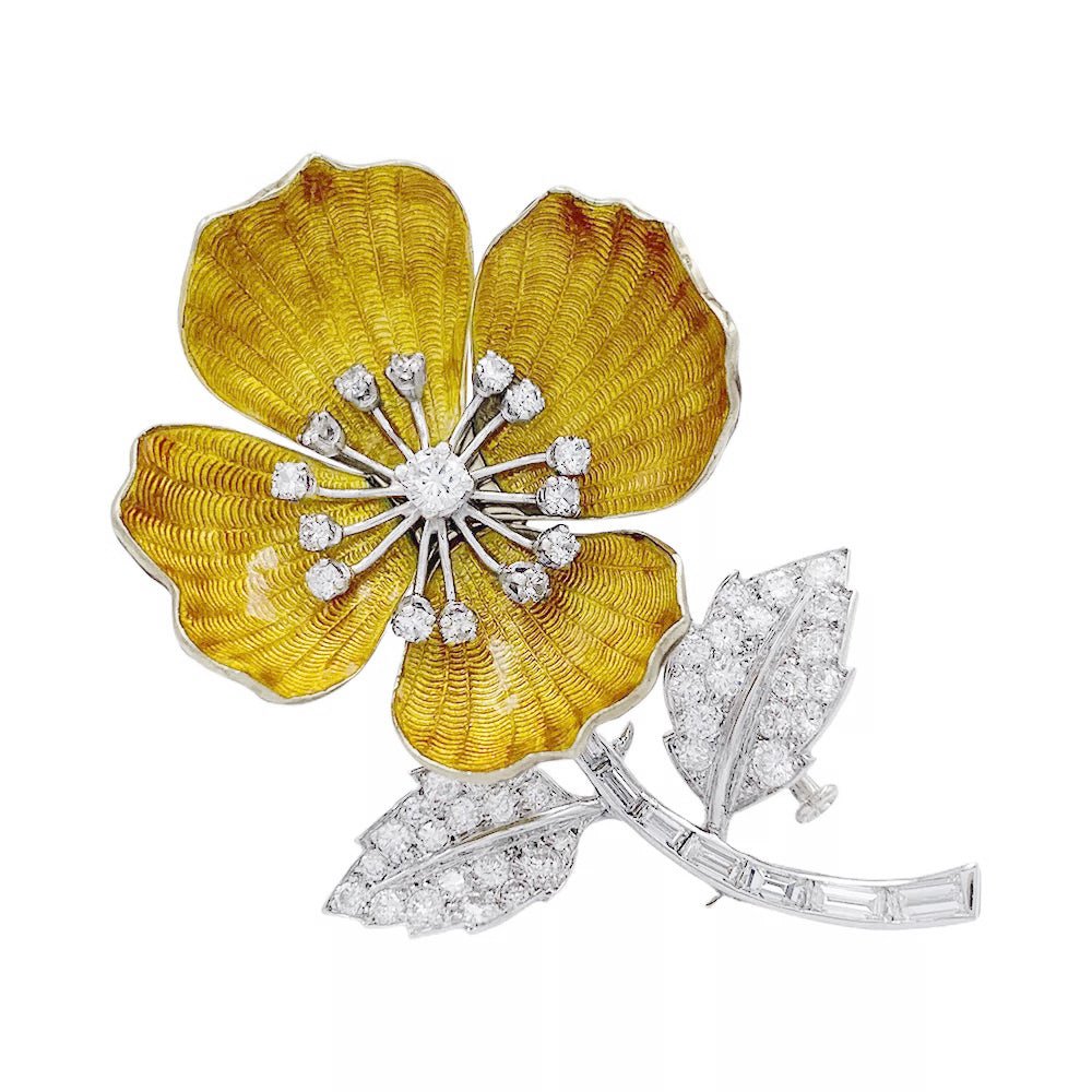 Broche Boucheron, "Eglantine",or et platine, émail et diamants - Castafiore