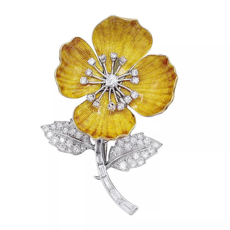 Broche Boucheron, "Eglantine",or et platine, émail et diamants - Castafiore