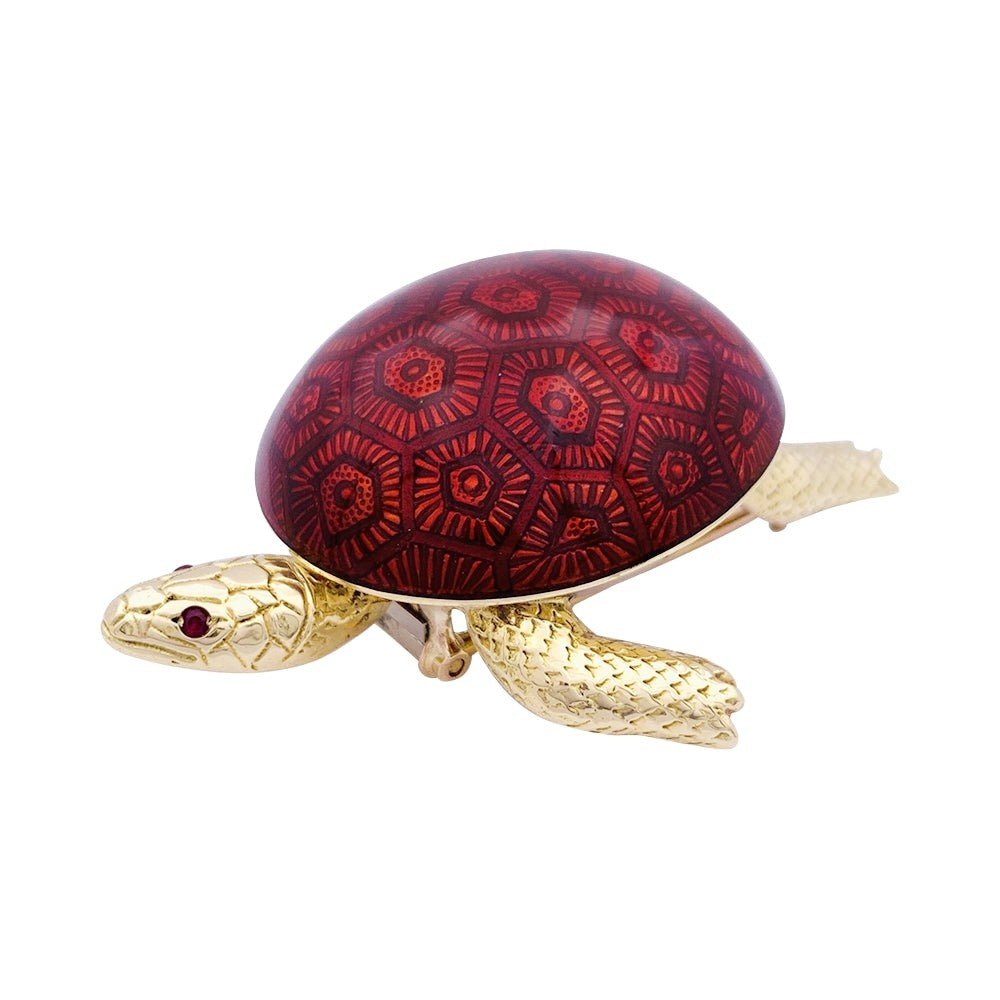 Broche Boucheron, "Tortue", or jaune, émail, rubis. - Castafiore