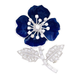 Broche Clip BOUCHERON "Eglantine" en or blanc, platine, émail et diamants - Castafiore