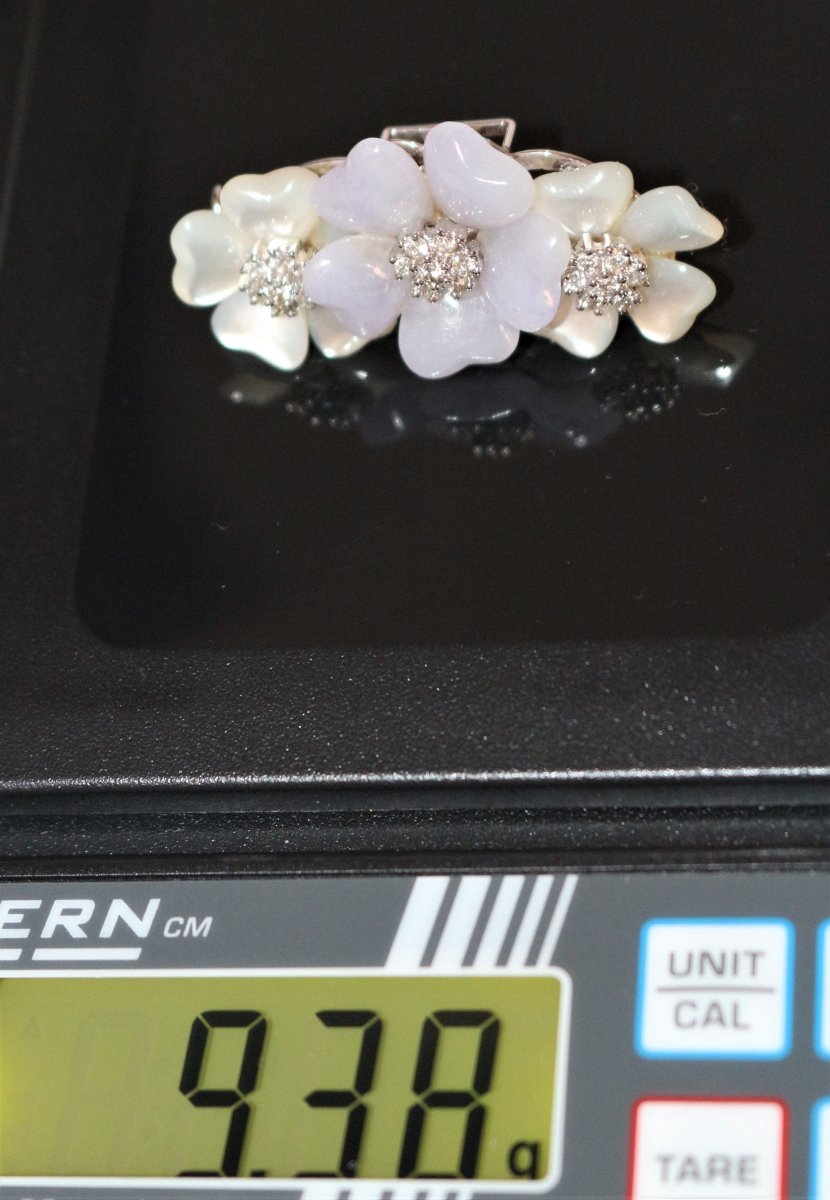 Broche fleurs nacre, jade et diamants - Castafiore