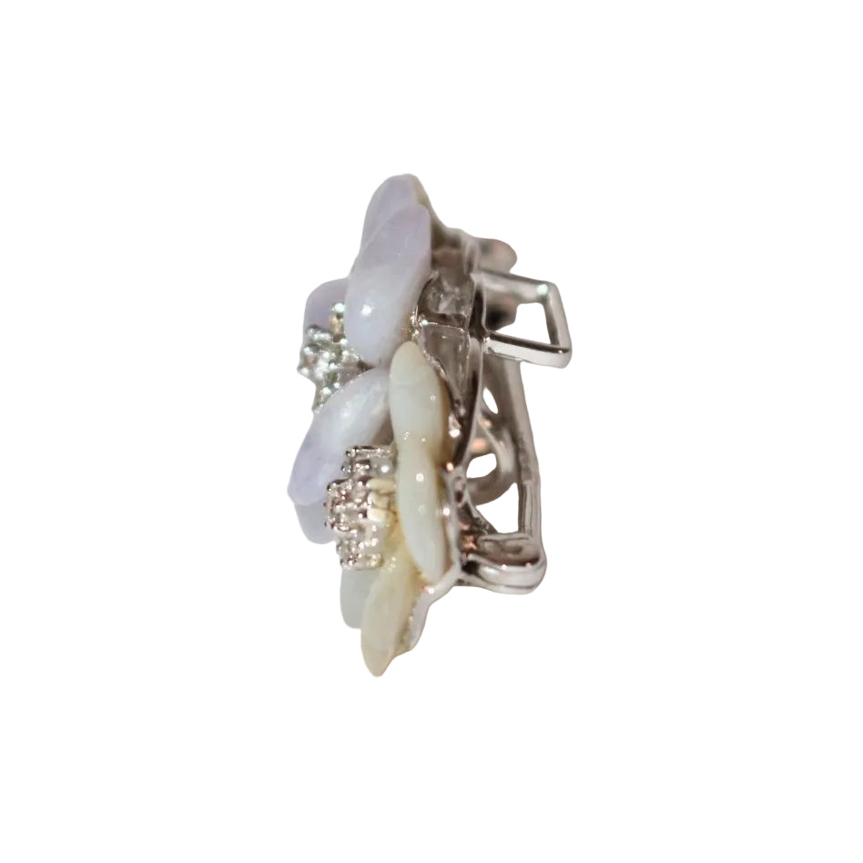 Broche fleurs nacre, jade et diamants - Castafiore
