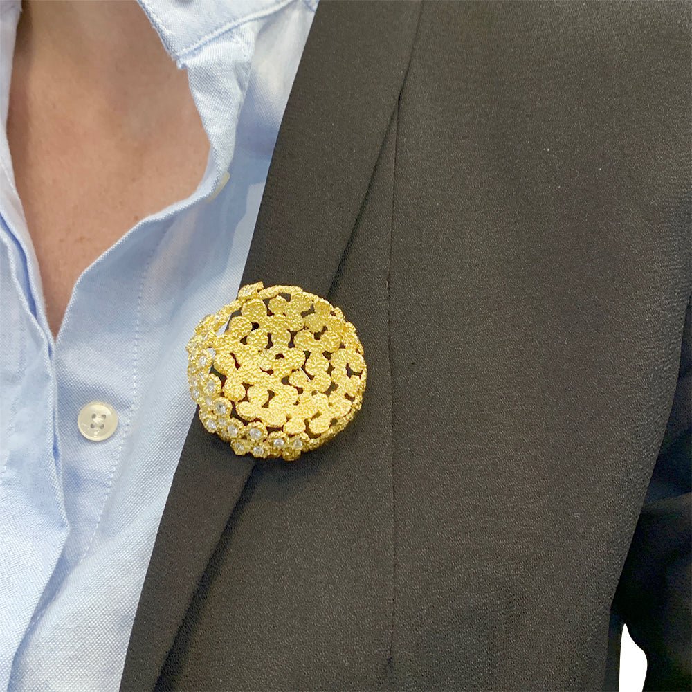 Broche FRED en or jaune et diamants - Castafiore