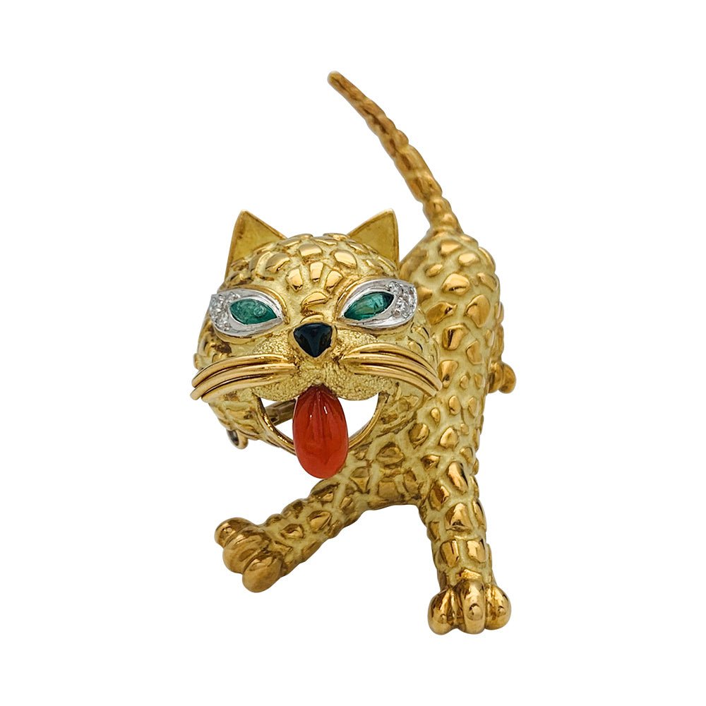 Broche Mauboussin "Chat" en or jaune, corail, diamants et émeraudes - Castafiore