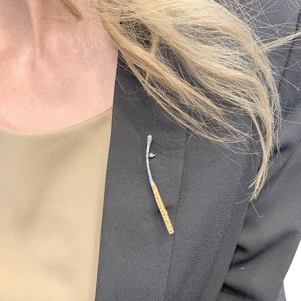 Broche Yuri Kuper, "Allumette", en or, argent et diamants - Castafiore