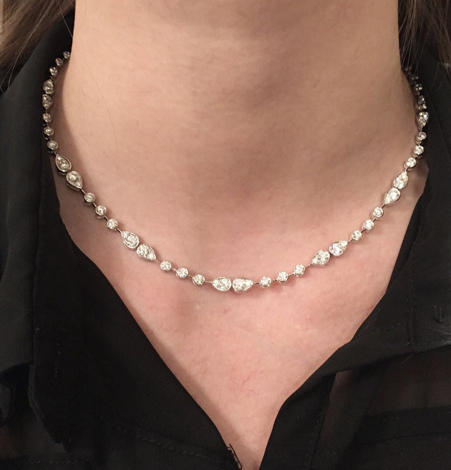 Collier CARTIER "Dentelle" en platine, diamants - Castafiore