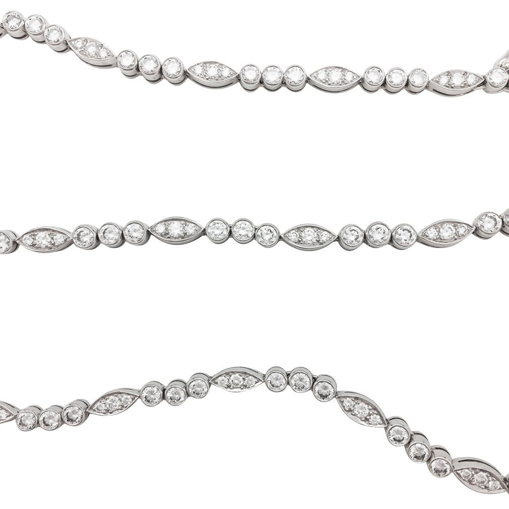 Collier CARTIER "Dentelle" en platine, or blanc et diamants - Castafiore