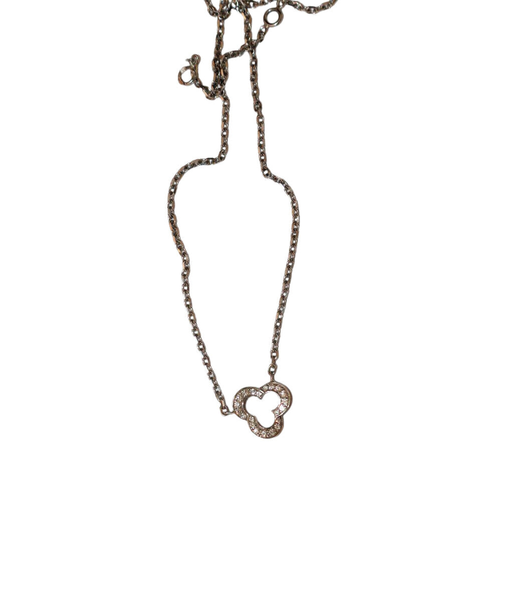 CHANEL “Camélia Mini” necklace