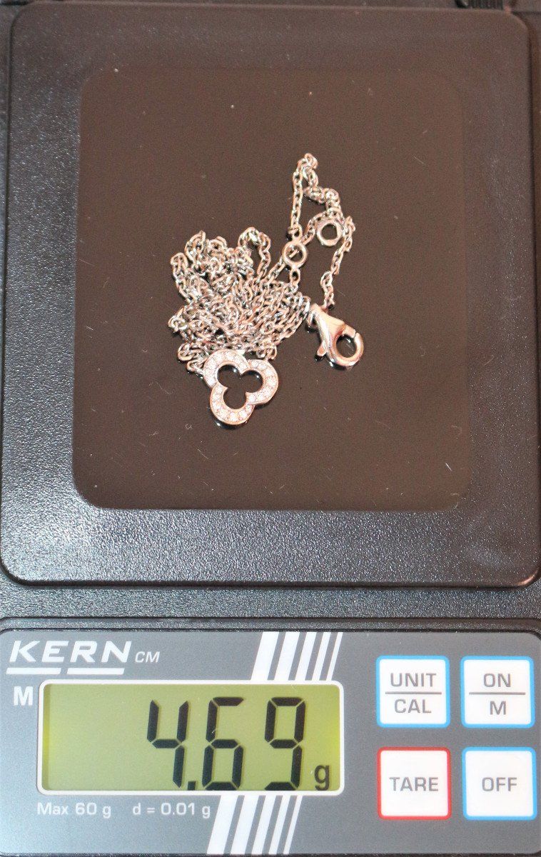 Collier CHANEL "Camélia Mini" - Castafiore