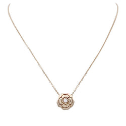 Collier Chanel, "Extrait de Camélia", or rose, diamant. - Castafiore