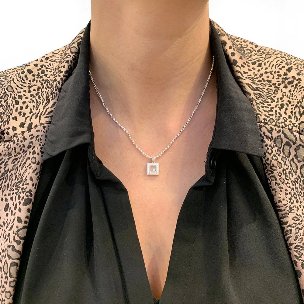 Collier CHOPARD "Happy Diamonds" en or blanc et diamants - Castafiore