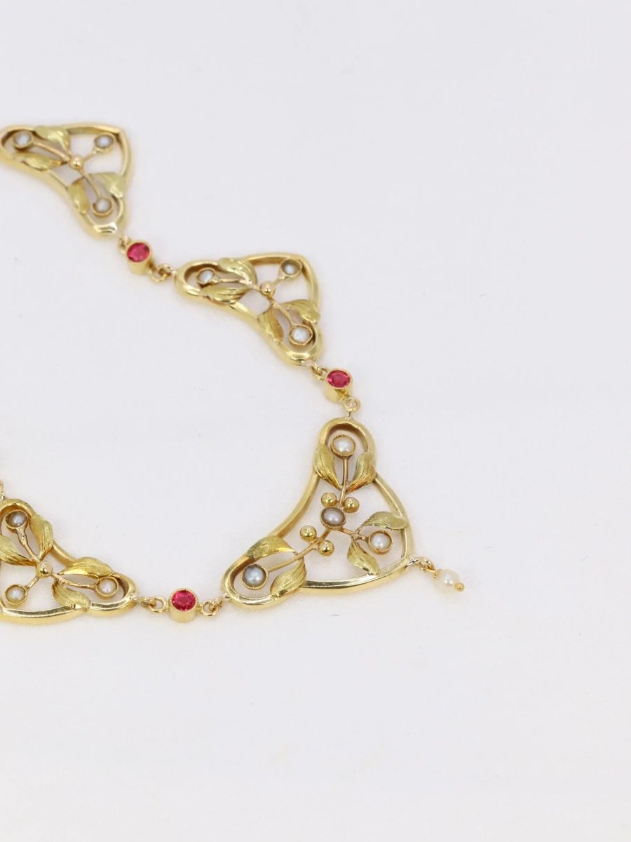 Collier draperie Art Nouveau en or jaune, perles fines et pierres roses - Castafiore