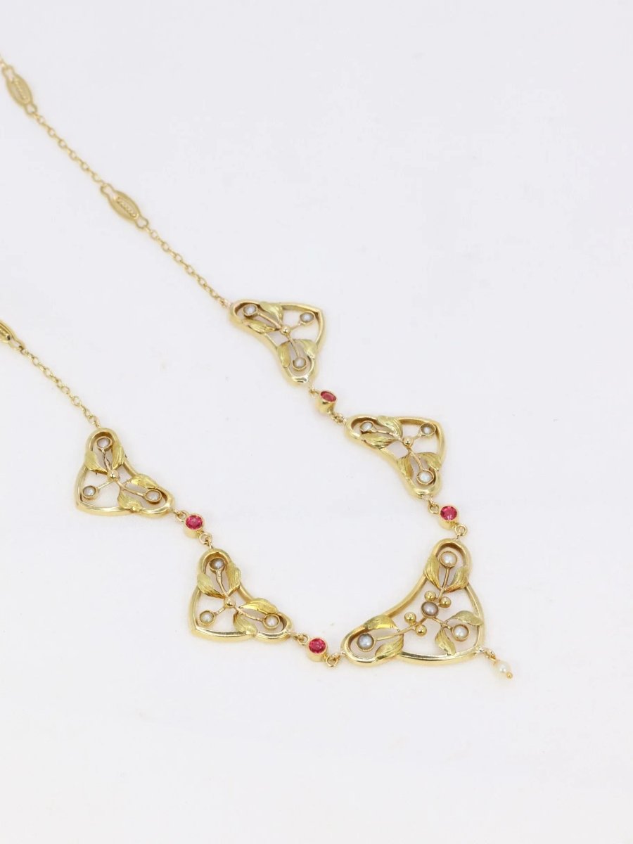 Collier draperie Art Nouveau en or jaune, perles fines et pierres roses - Castafiore