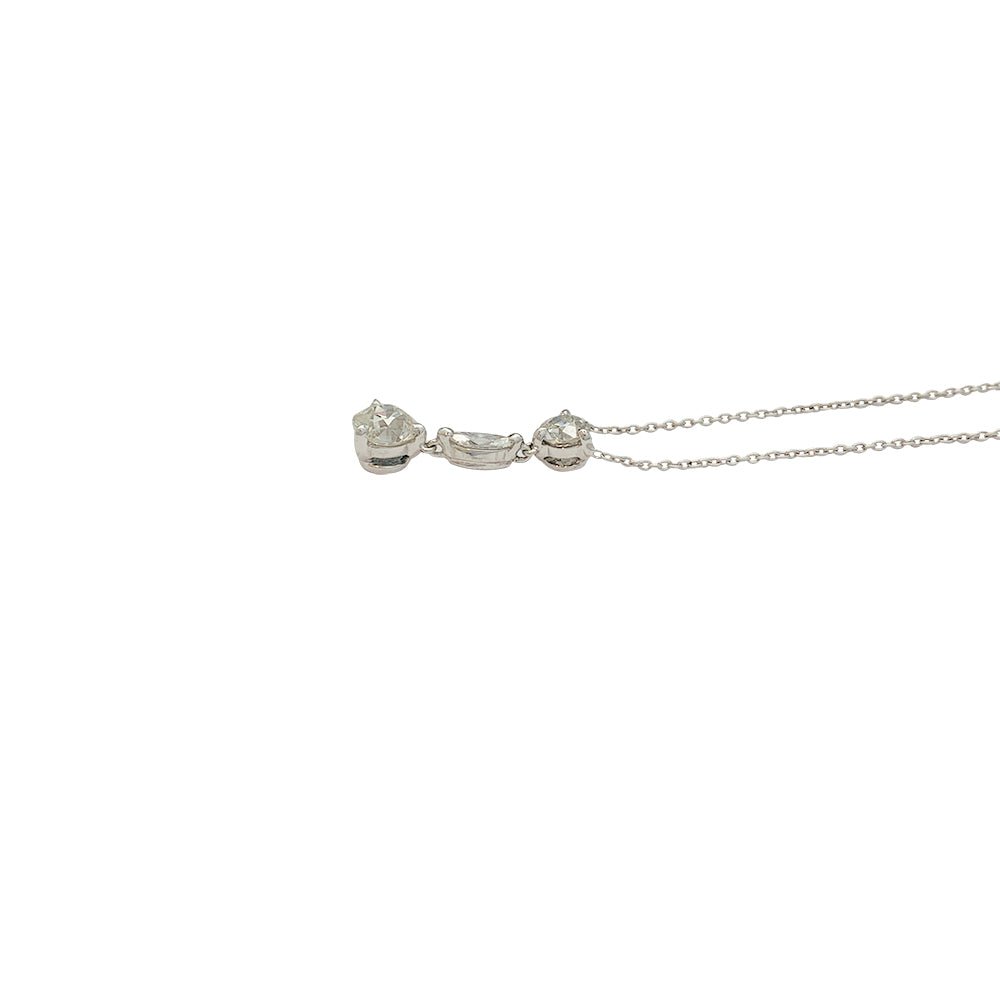 Collier en or blanc, diamants - Castafiore