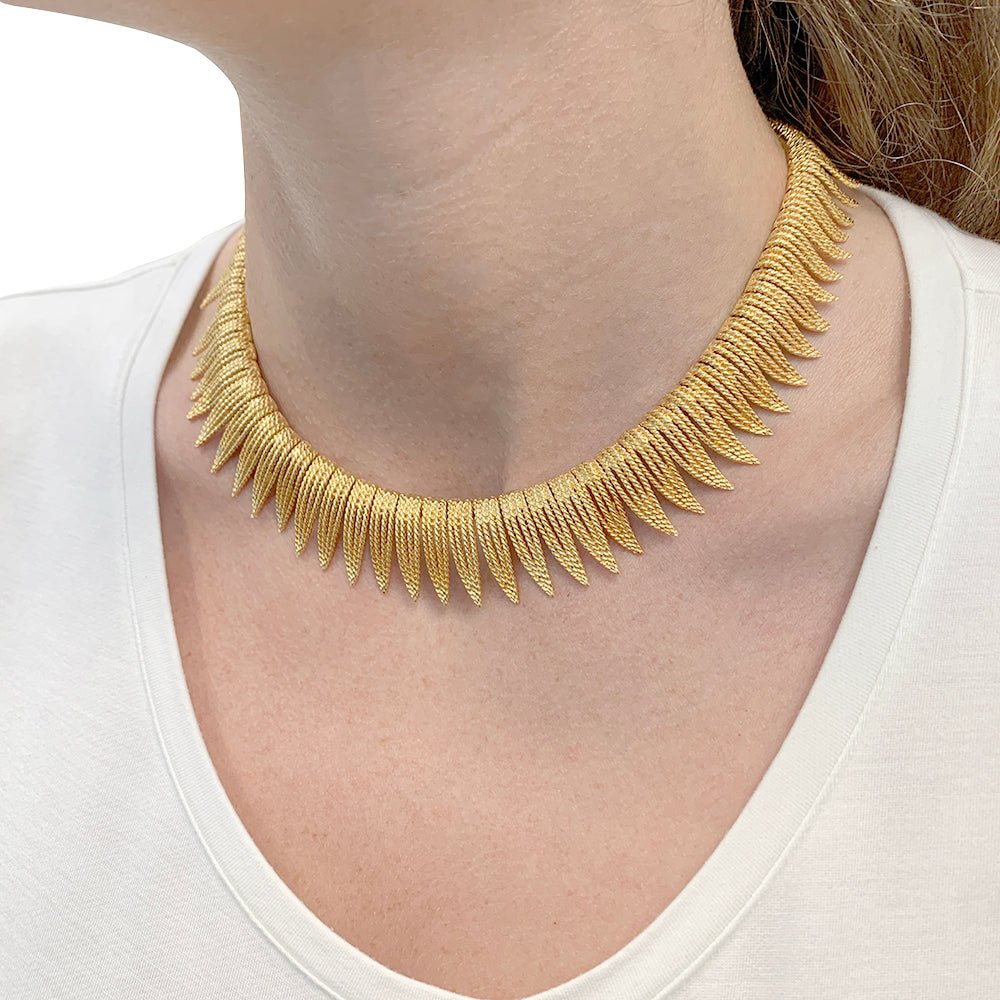 Collier en or jaune à franges de fils torsadés - Castafiore