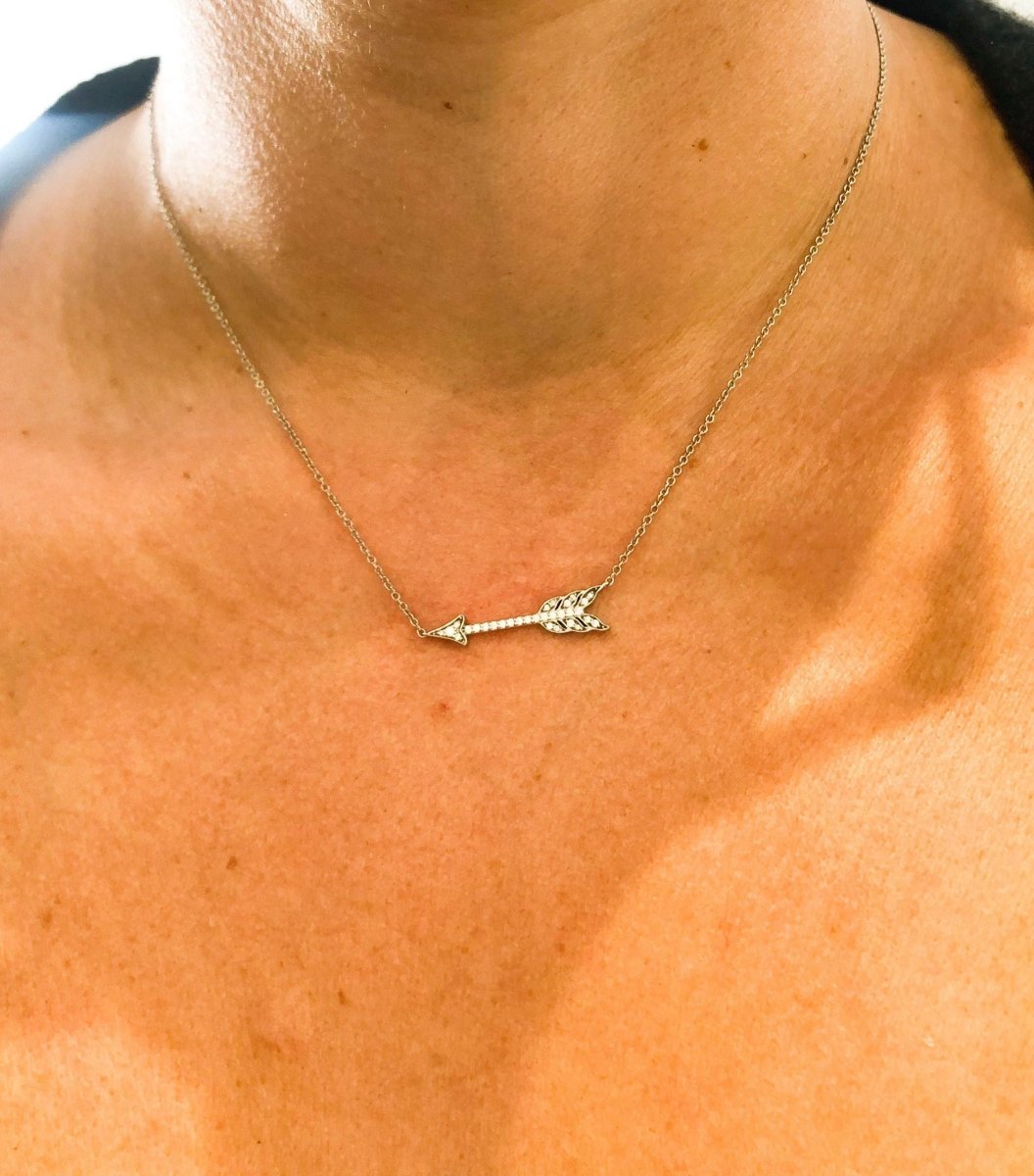 Collier en platine formant une flèche en diamant signée de la Maison Tiffany & co - Castafiore