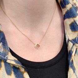 Collier FRED "Pain de sucre" en or rose, quartz rose et diamants - Castafiore