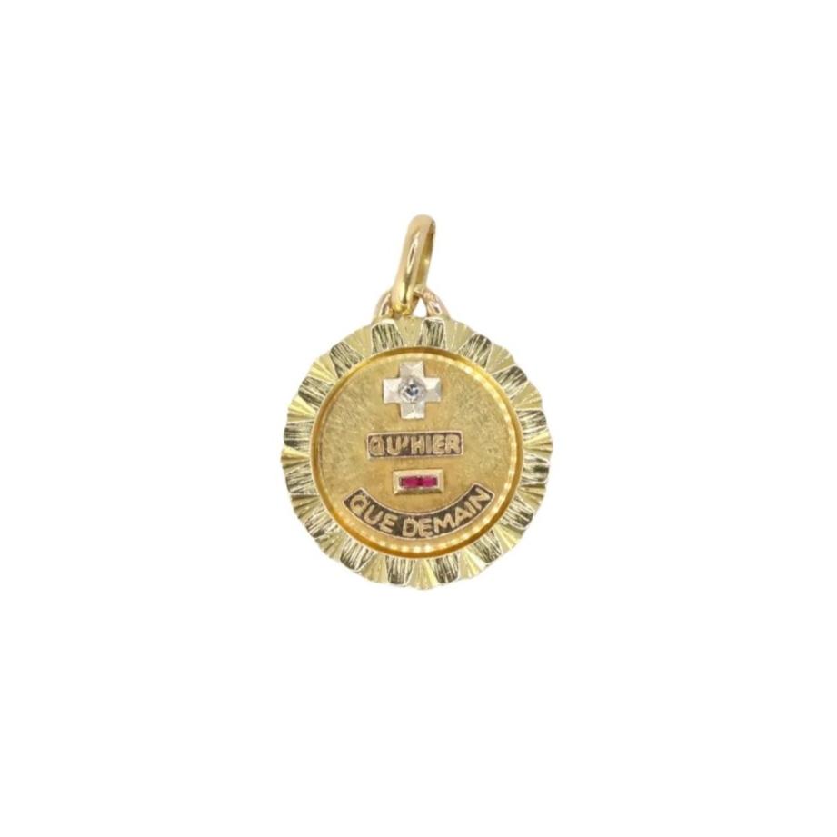 Collier Médaille AUGIS Amour "Plus qu’hier, moins que demain" en or jaune et rubis - Castafiore