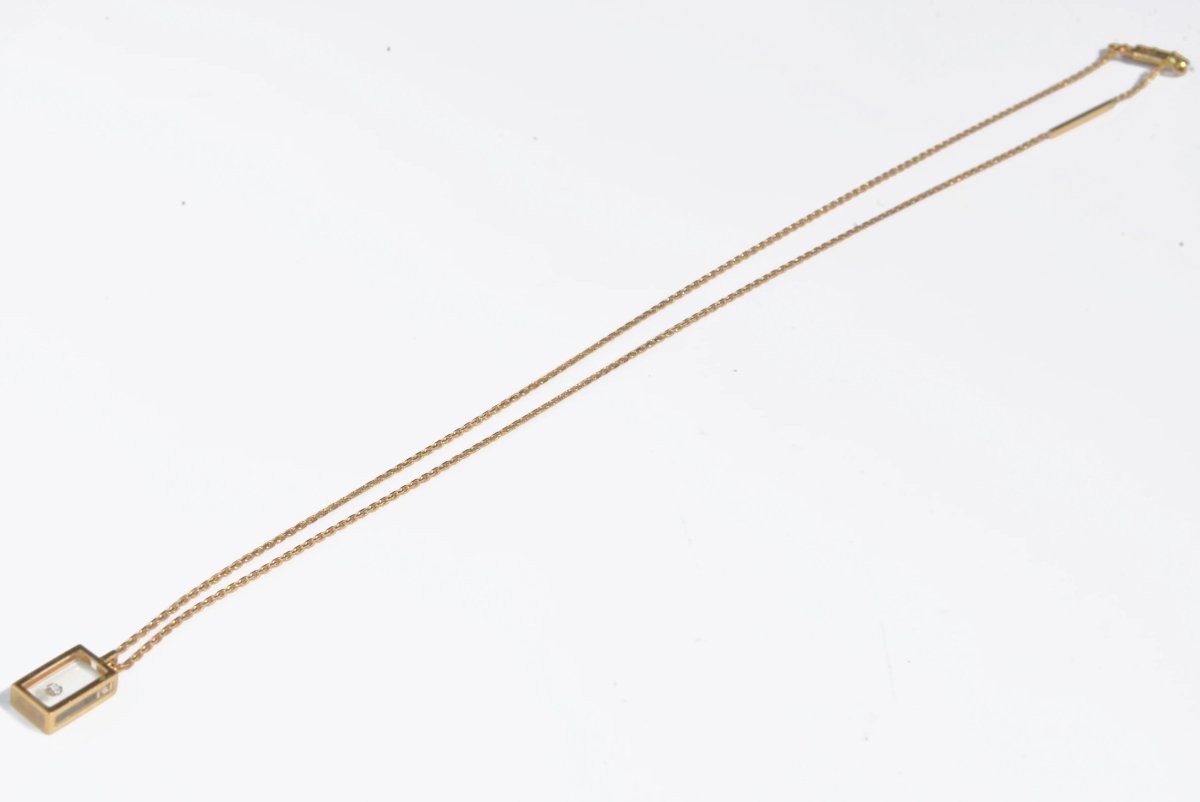 Collier or jaune et diamant sur plexisglass du créateur Pascal Morabito modèle cube - Castafiore