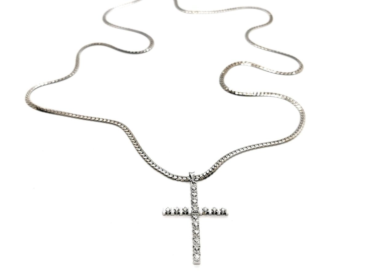 Collier Pendentif croix en or blanc et diamants - Castafiore