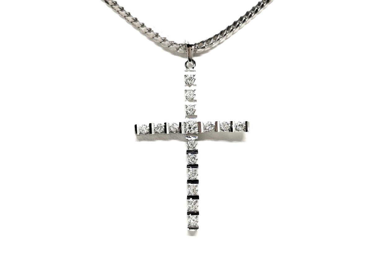 Collier Pendentif croix en or blanc et diamants - Castafiore