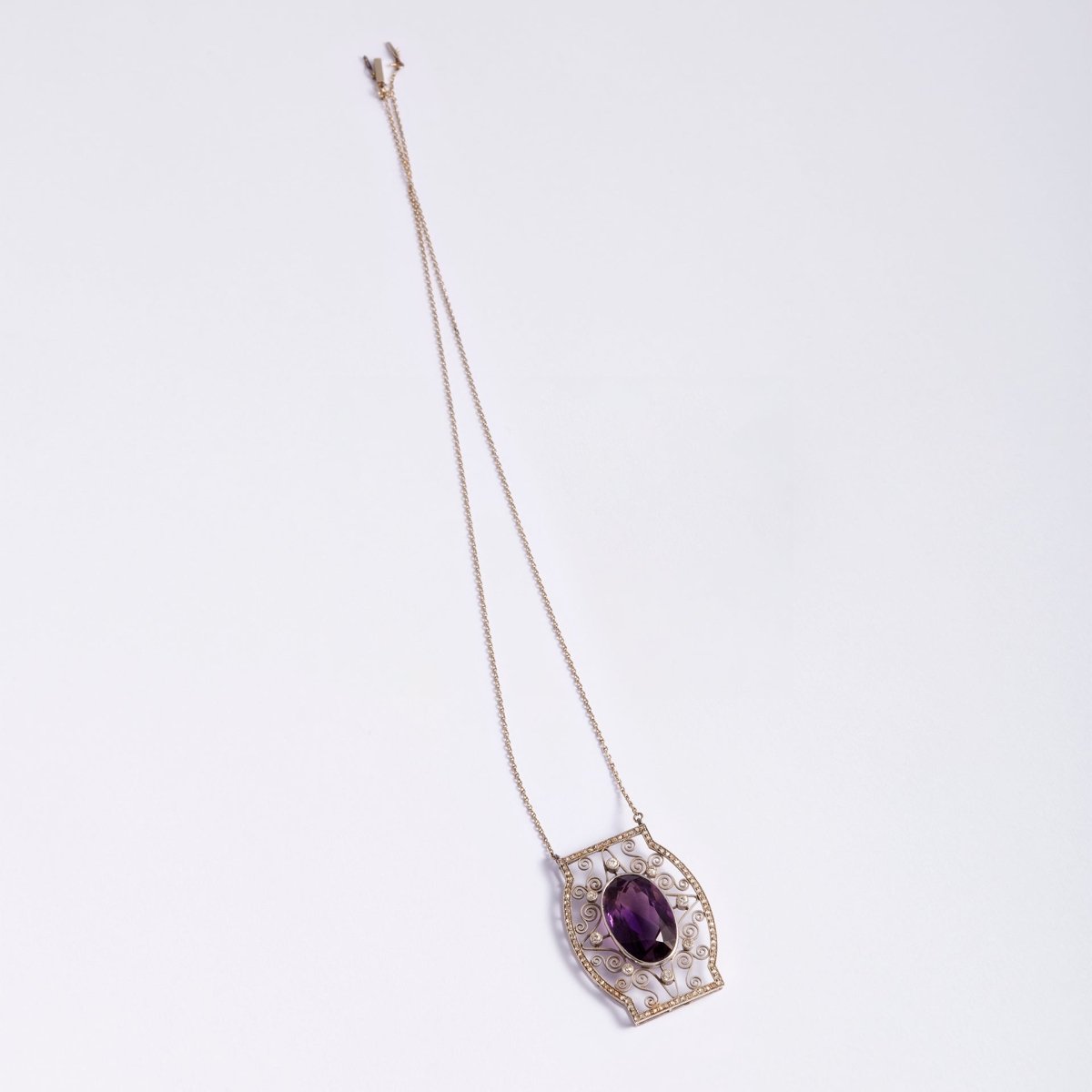 Collier Pendentif en or blanc et en améthyste et diamant - Castafiore