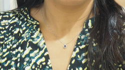 Collier pendentif en or blanc, saphir et diamants - Castafiore