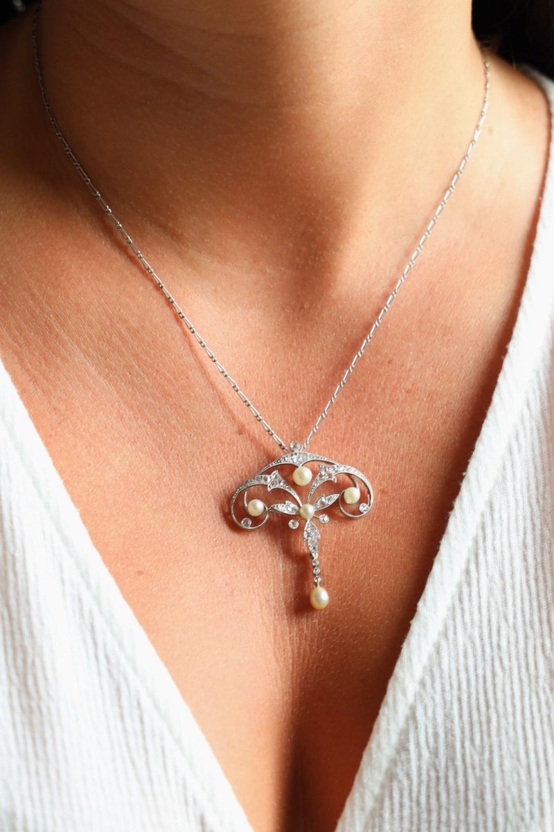 Collier Pendentif Maille cheval en platine, perles et diamants - Castafiore