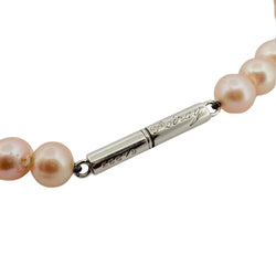 Collier POIRAY "Roseau" en or blanc et perles roses - Castafiore