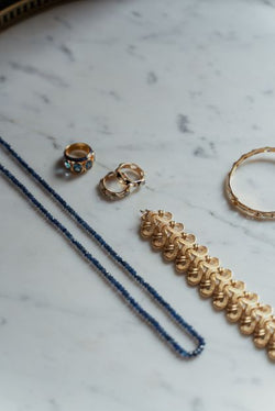 Collier Sautoir rang de billes de saphirs - Castafiore