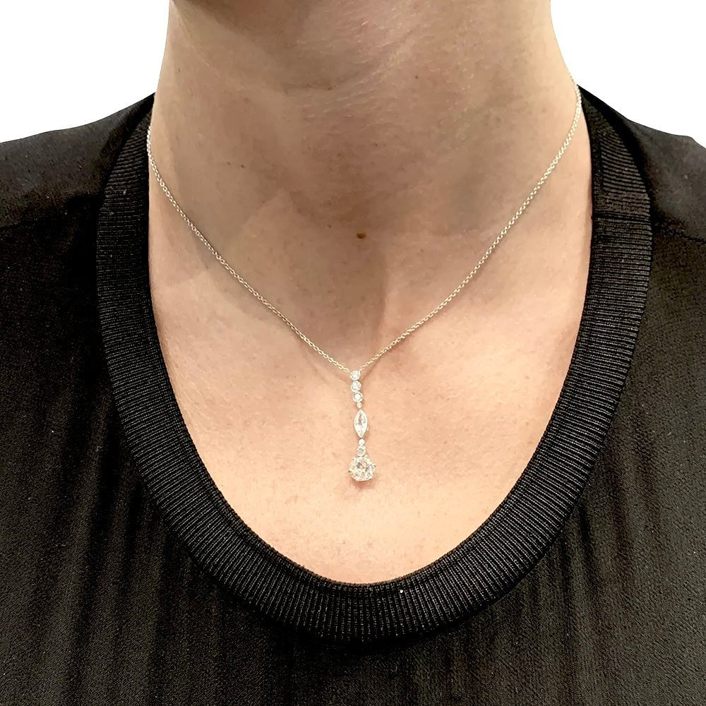Collier style Art Déco en or blanc platine et diamants - Castafiore