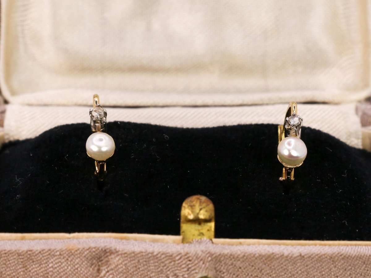 Dormeuses anciennes en or, diamants et perles fines - Castafiore