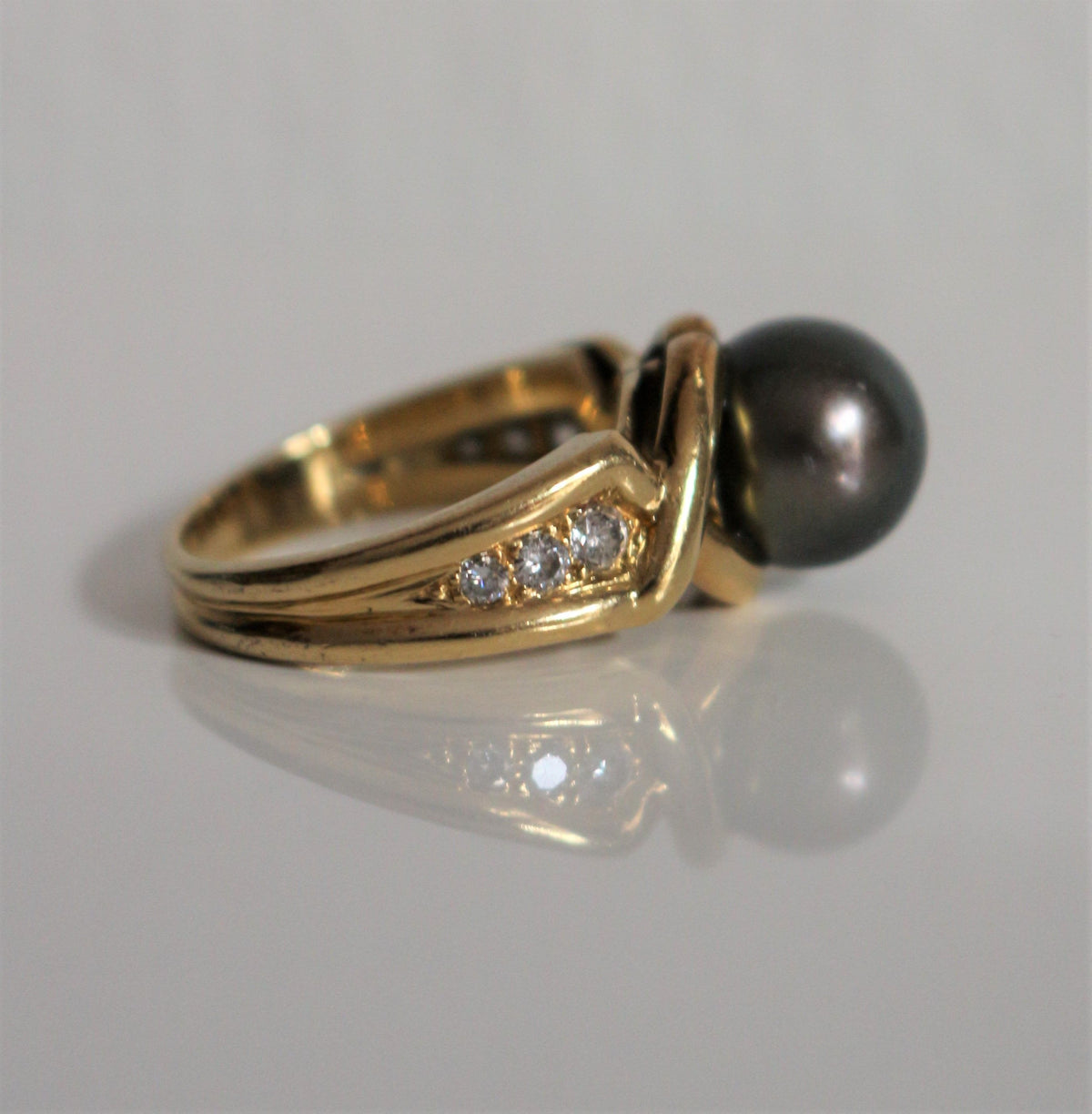Tahitian Pearl And Diamond Ring